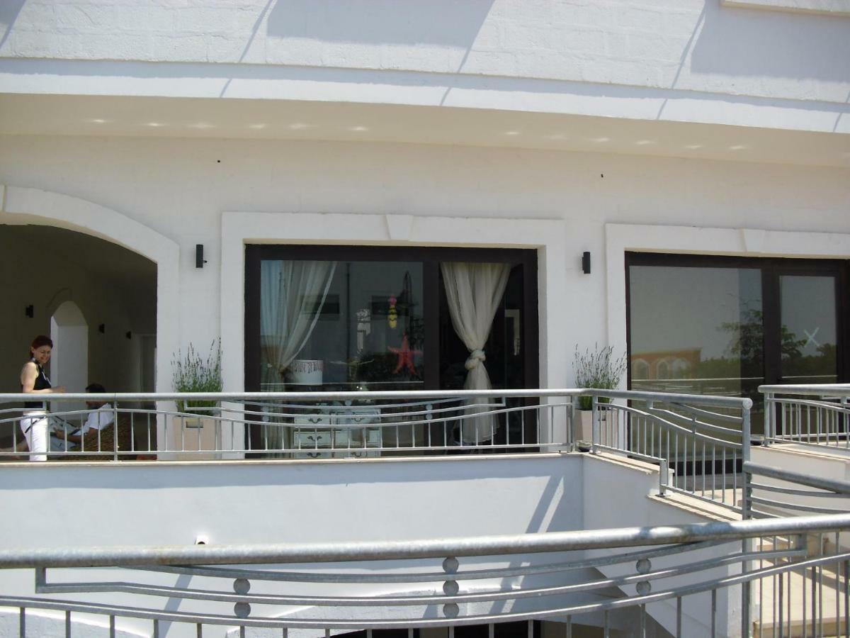 Villa In Villaggio Porto Cesareo Kültér fotó